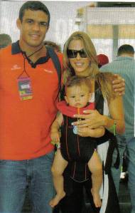 18/11/05 Davi com os pais Vitor Belfort e Joana Prado